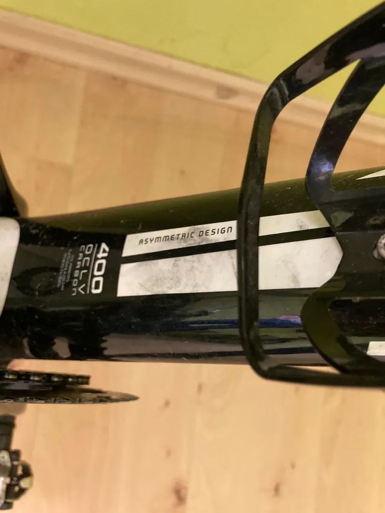 Trek Domane 4.3 (karbon, Shimano 105)