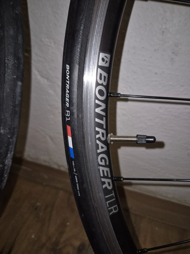 bontrager TLR s plasten sundane z noveho kola, cena za oba