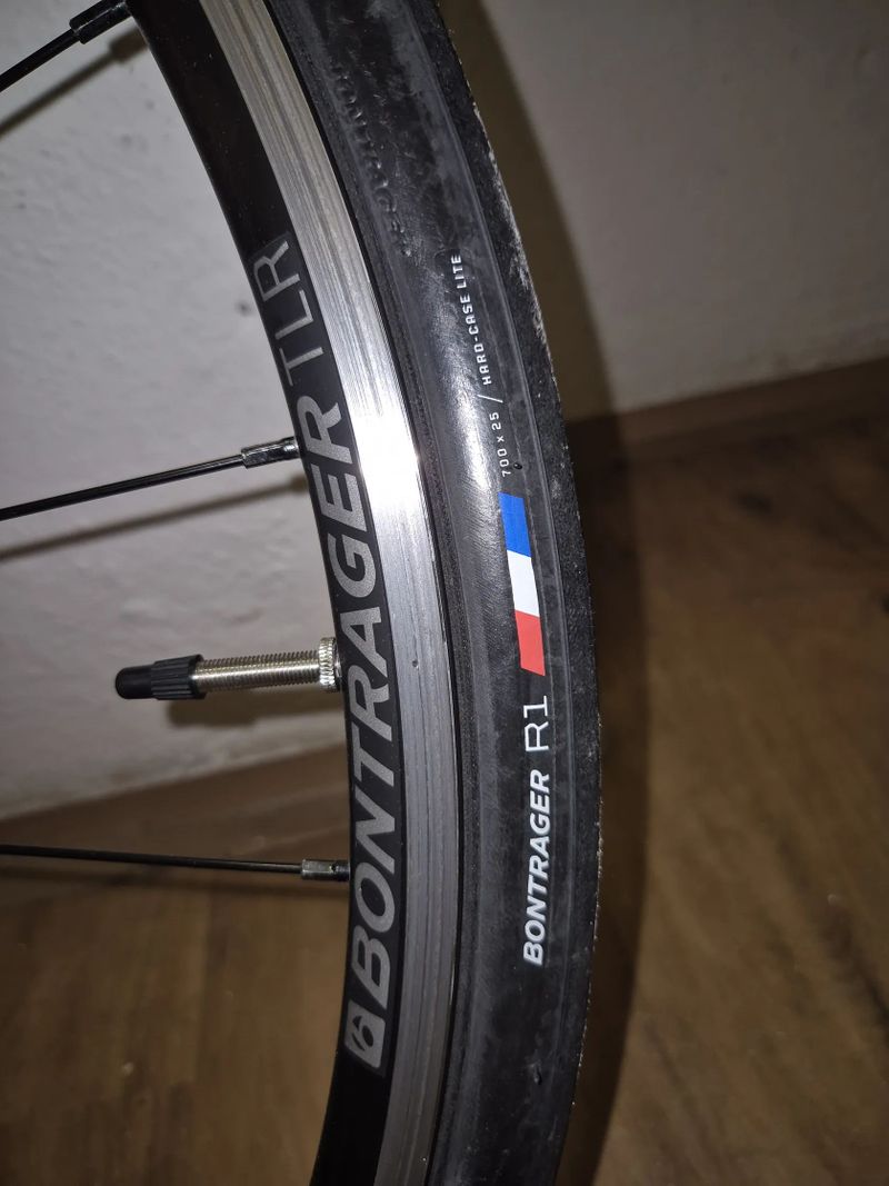 bontrager TLR s plasten sundane z noveho kola, cena za oba