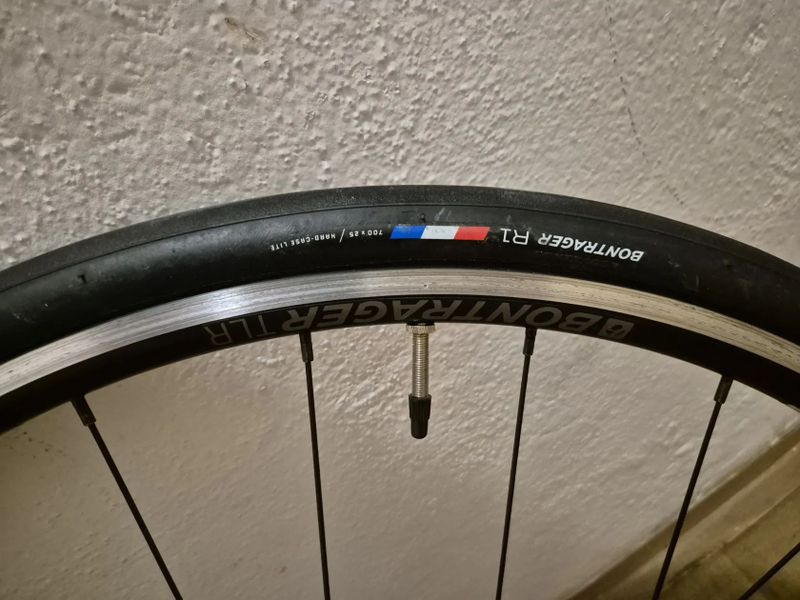 bontrager TLR s plasten sundane z noveho kola, cena za oba