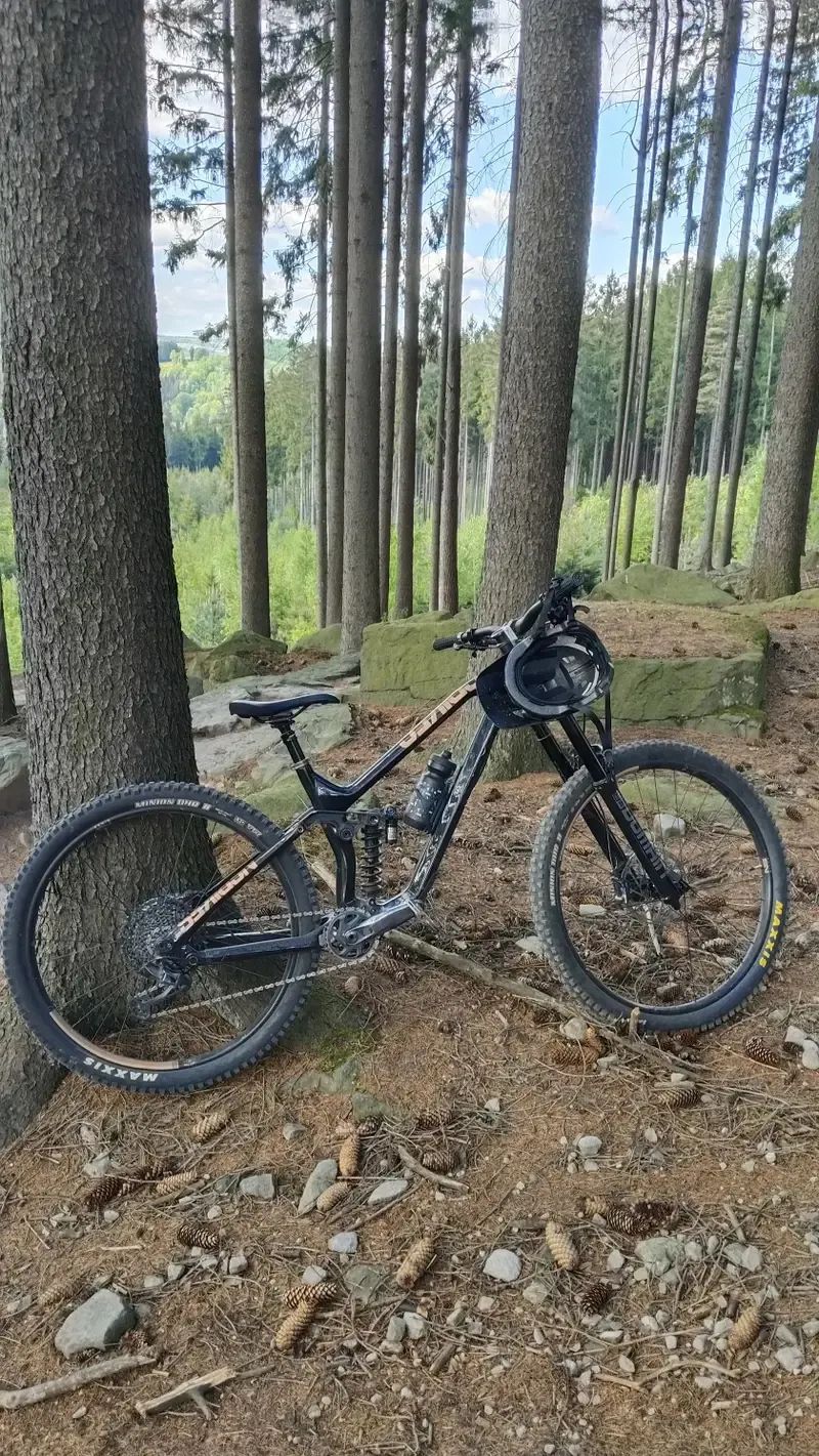 NS Bikes Define 150 Carbon Původní cena 120 000,-