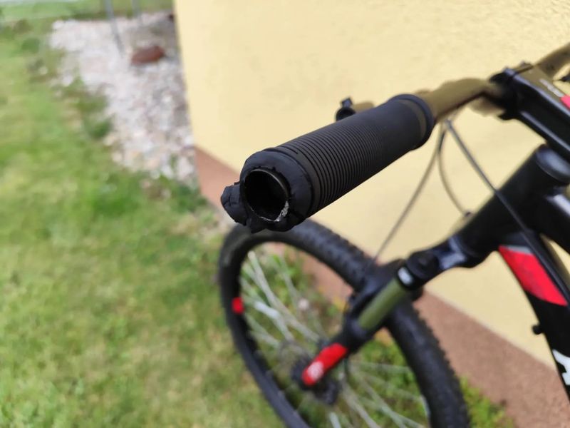 Prodám své celoodpružené horské kolo Rockrider ST 530 S