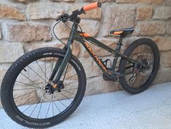 Rock Machine Blizz 24 HD, lehoučké, hydraulické kotoučové brzdy! 