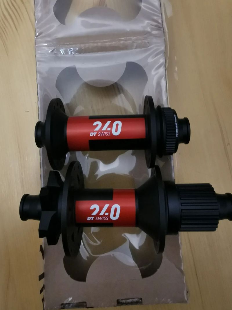 DT swiss 240s boost 148+110 28 děr, microspline 