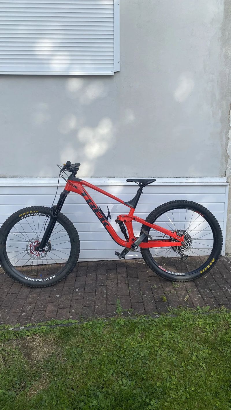 Trek slash 7 gen 5 (enduro kolo)