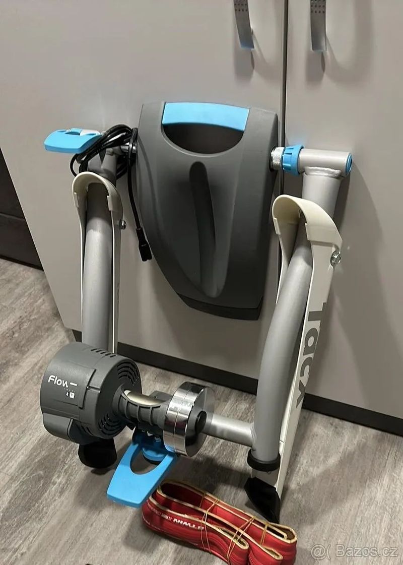 Trenažér Tacx Flow T2240