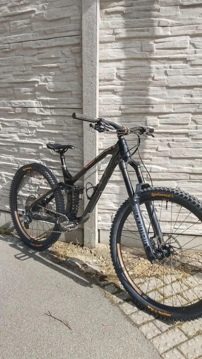 NS Bikes Define 150 Carbon Původní Cena 120 000,-