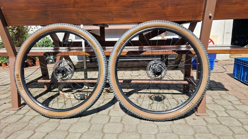 Zapletená kola Syncros X25