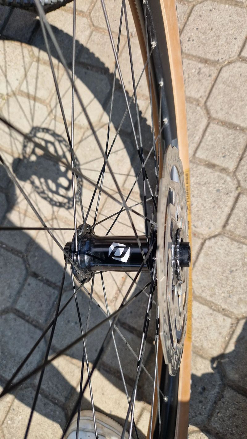 Zapletená kola Syncros X25