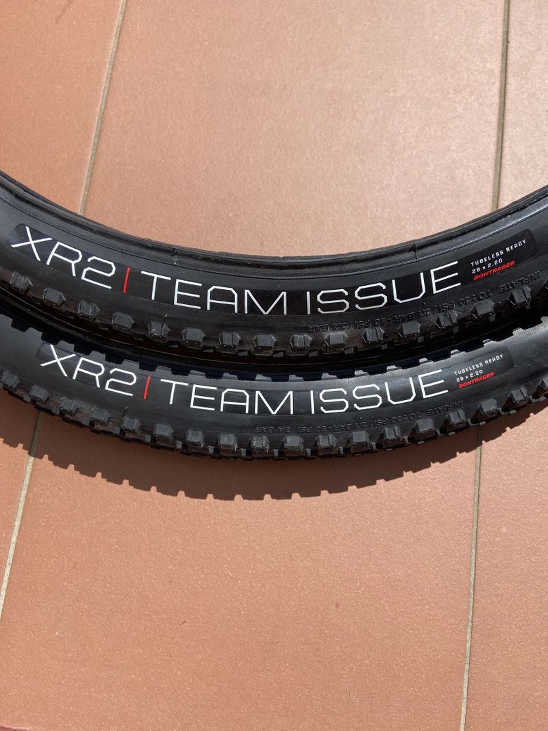 29x2,20 BONTRAGER XR2 TEAM ISSUE, 2 kusy, úplně nové