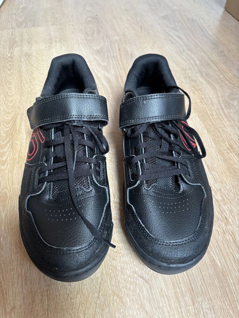 Five Ten Hellcat black/red/white vel 43 1/3