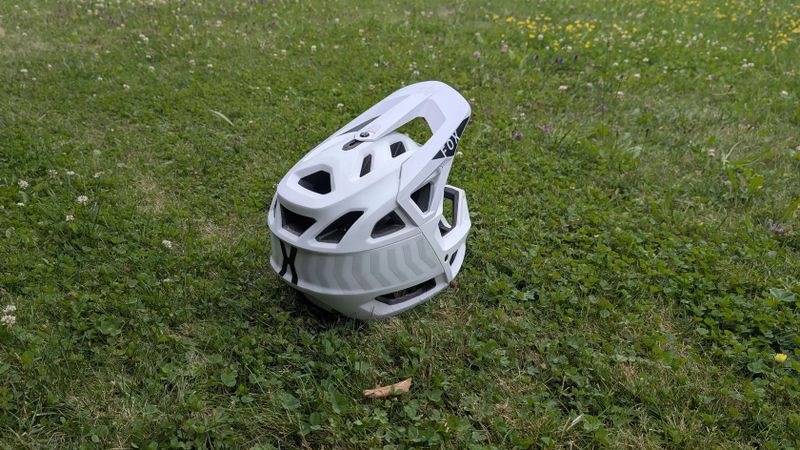 Fox Proframe Nace white - S (51-55cm)