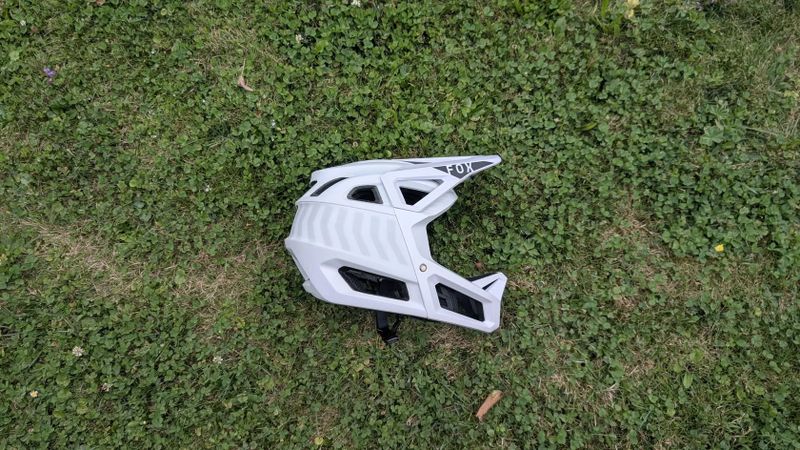 Fox Proframe Nace white - S (51-55cm)