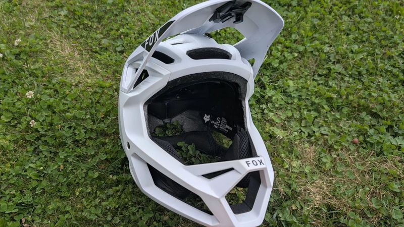 Fox Proframe Nace white - S (51-55cm)