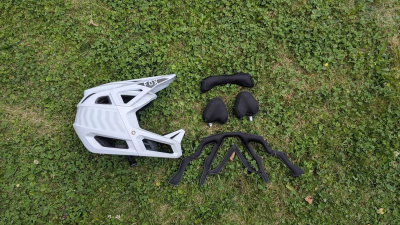 Fox Proframe Nace white - S (51-55cm)