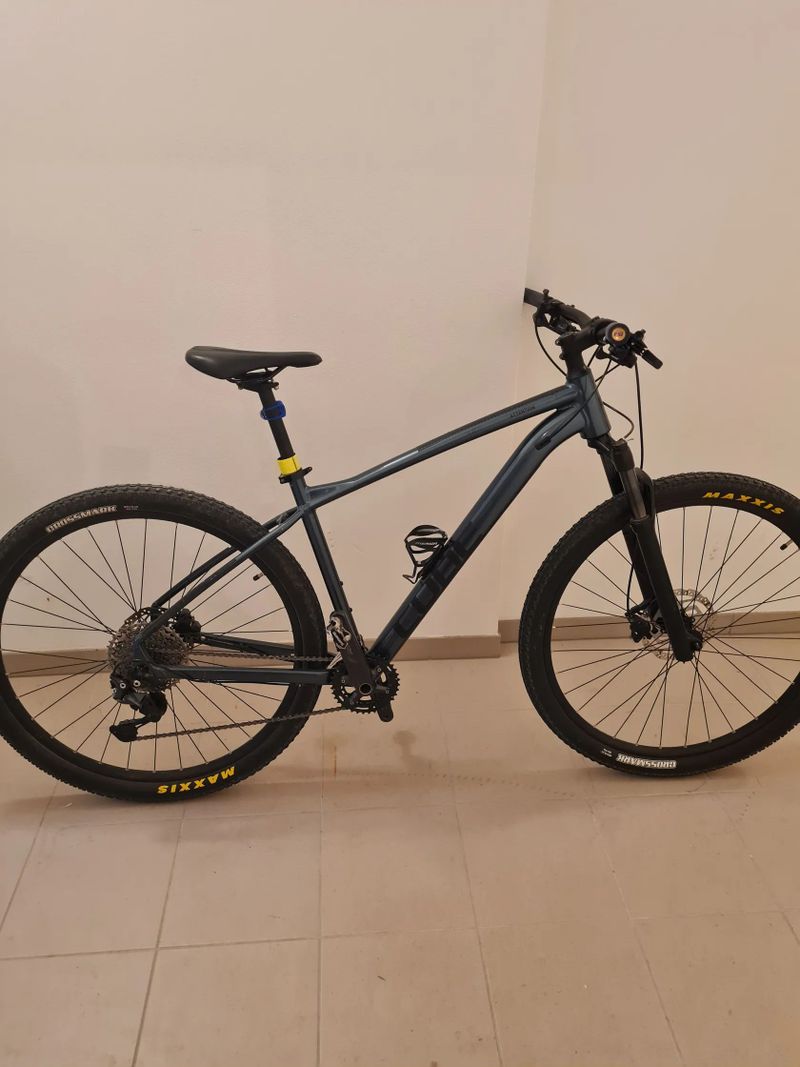 Cube atention indigo Black 