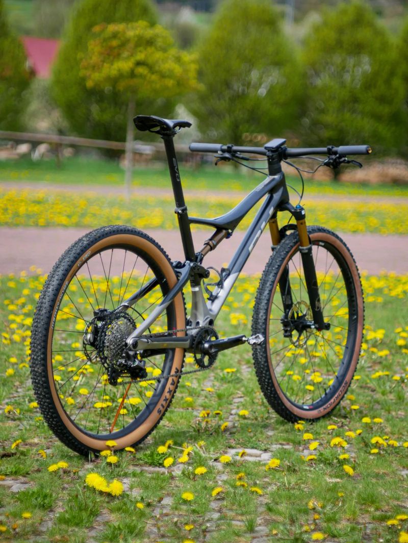 BH LYNX RACE 8.5 vel.L