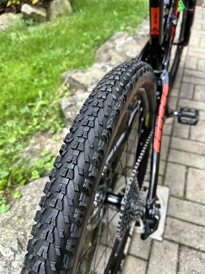 Trek Fuel EX 9 (2015) – celoodpružené trailové kolo