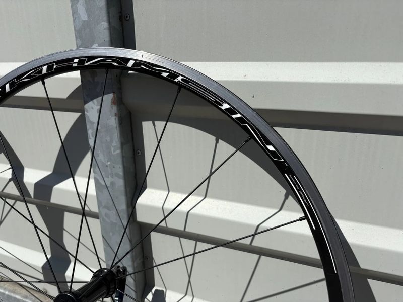 Zapletená silniční kola Campagnolo KHAMSIN Black C17