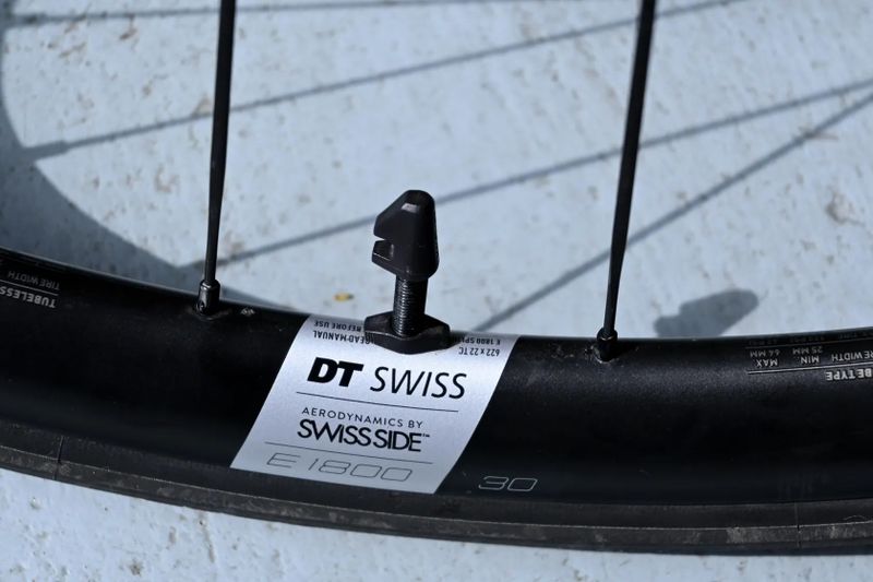 Kola DT Swiss E 1800 Spline včetně plášťů GP 5000 AS TR