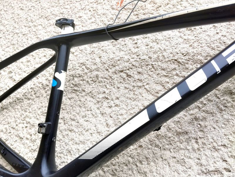 Celokarbon CUBE Reaction GTC 27.5" + stred + hlavko - 1259 g !!!! 