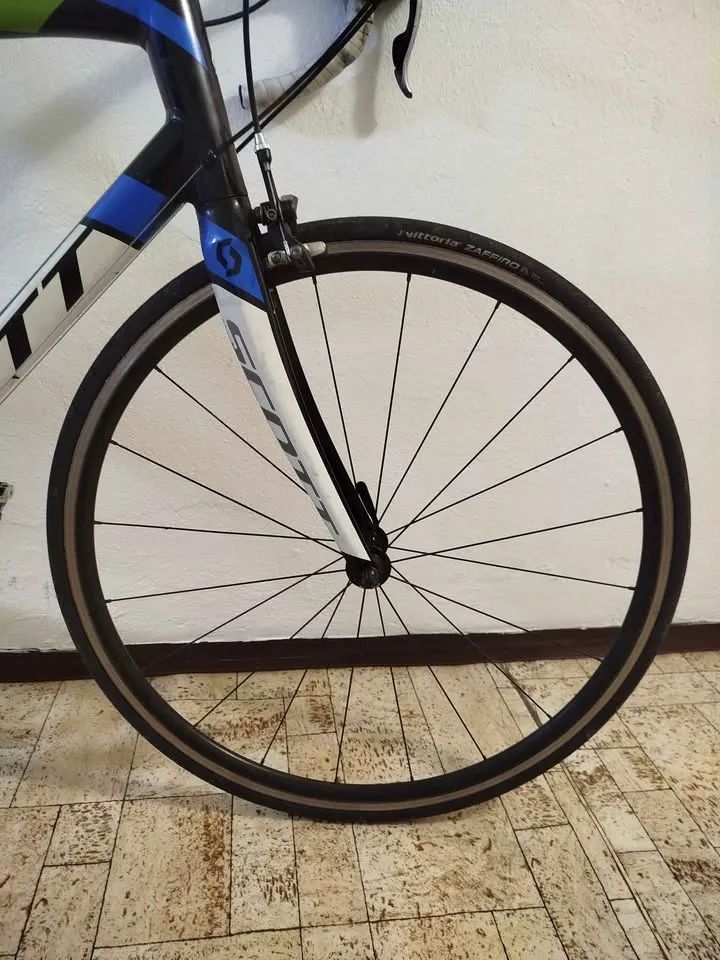 Silniční kolo SCOTT – XL rám, karbonová vidlice a sedlovka