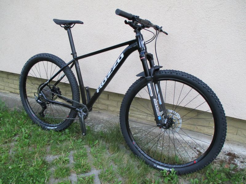 Nové 29" kolo ROZZO BOOST 30 19", Deore 1x12, vzduch. vidlice Suntour Raidon 34, pevné osy