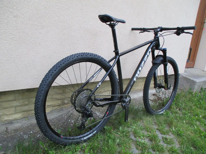 Nové 29" kolo ROZZO BOOST 30 19", Deore 1x12, vzduch. vidlice Suntour Raidon 34, pevné osy