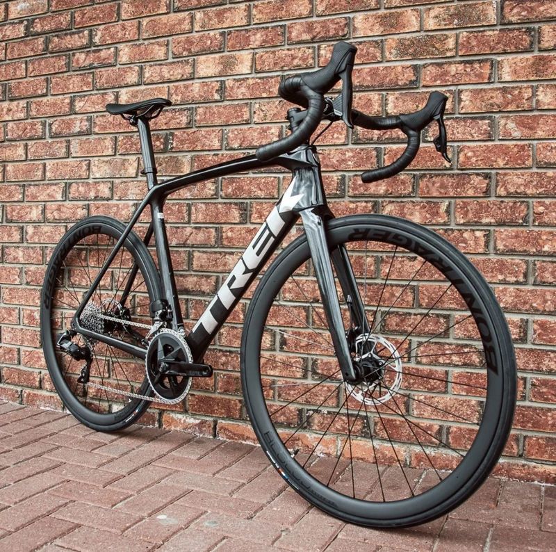 TREK EMONDA SL 6 AXS etap Karbon 2023 - SRAM RIVAL AXS etap 2x12 - Karbonova kola