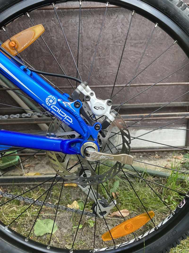 CELOODPRUŽENÉ HORSKÉ KOLO TREK FUEL EX 5