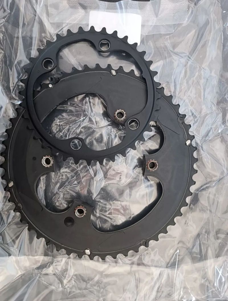Převodníky SHIMANO Ultegra FC-R8100 52 a 36 zubů