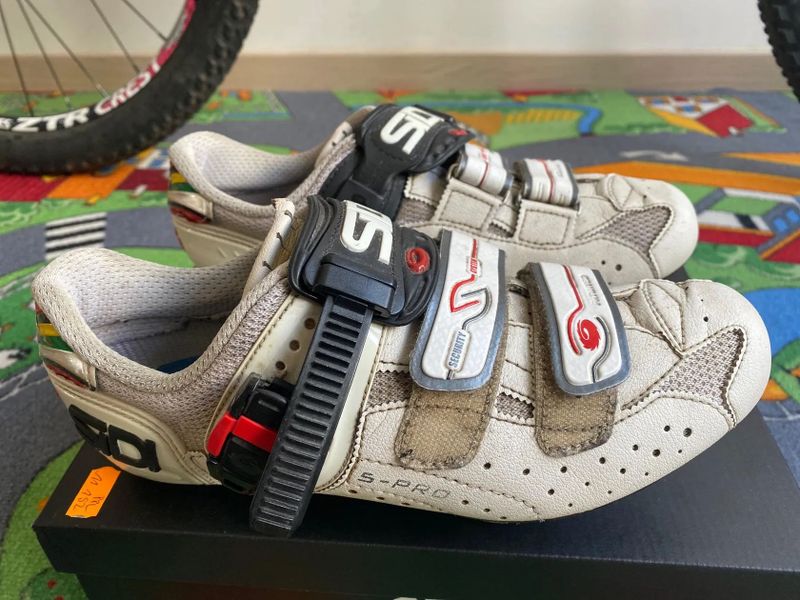 Tretry Specialized Expert Carbon / Sidi Genius 5 Pro
