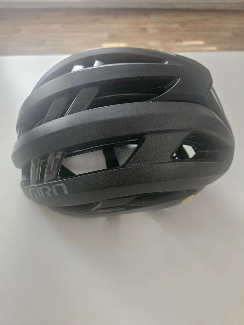 Prodám helmi Giro Aries spherical