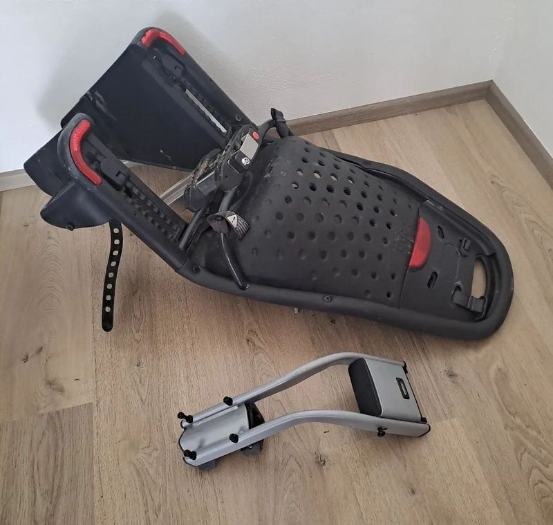 Dětská cyklo sedačka THULE YEPP MAXI