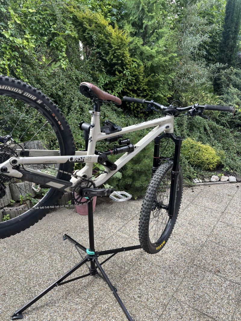 Commencal Clash Chalk 2023
