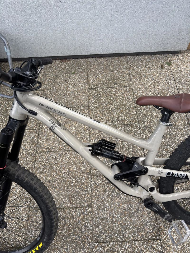 Commencal Clash Chalk 2023