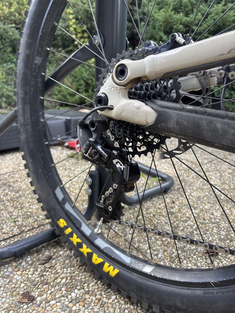 Commencal Clash Chalk 2023