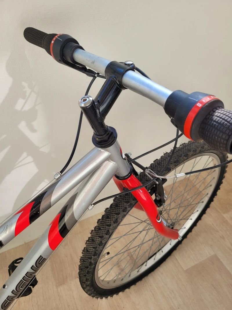 Jupiter Engine Trail 27,5″, M (hliník), červená/stříbrná – kotoučové brzdy