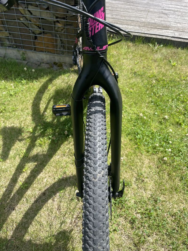 Horské kolo Amulet Youngster s karbonovou vidlicí