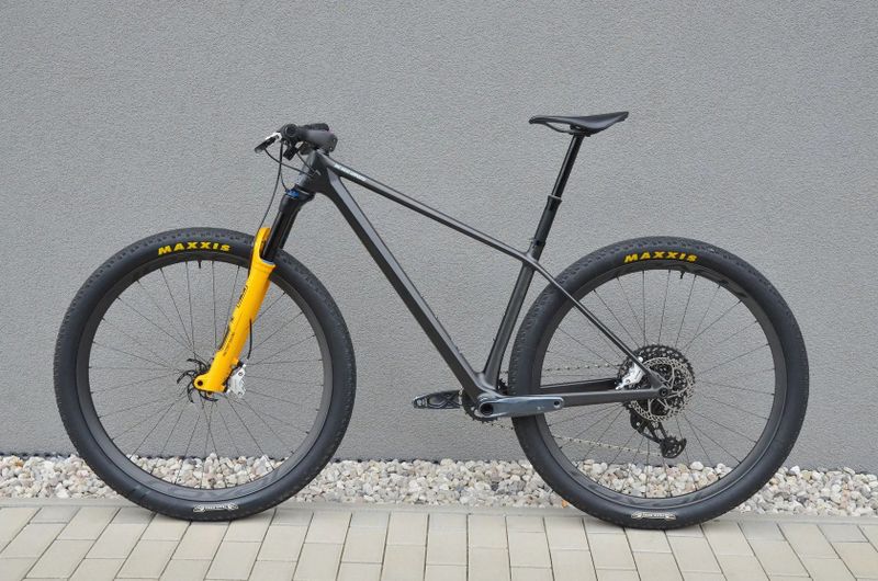 Prodám nový TOP hardtail BIKE AHEAD COMPOSITES, OHLINS, ROVAL, S-Works