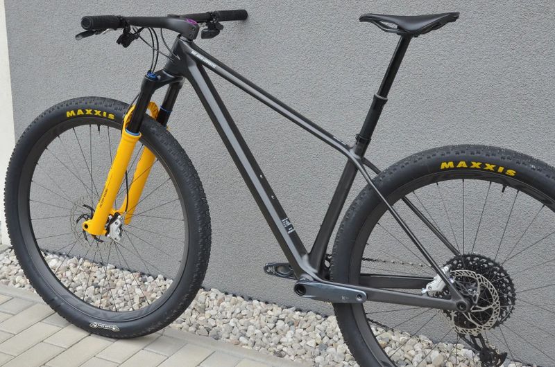 Prodám nový TOP hardtail BIKE AHEAD COMPOSITES, OHLINS, ROVAL, S-Works