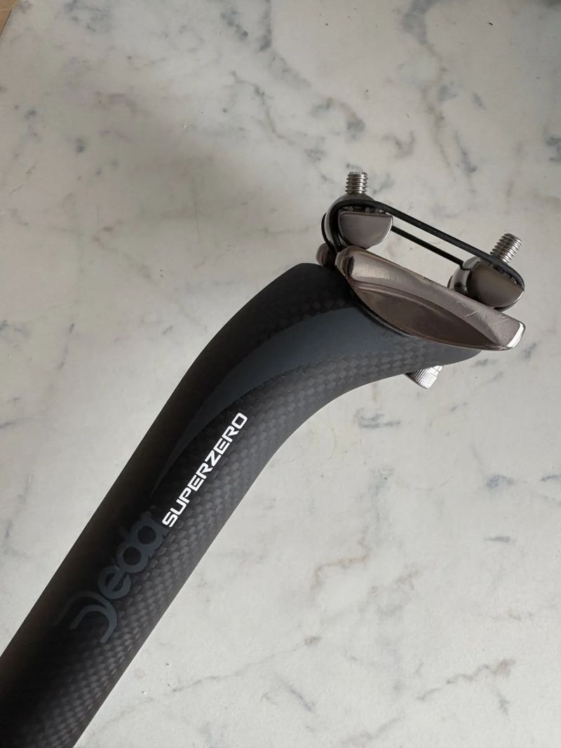 sedlovka Deda Elementi Superzero Carbon 31,6mm