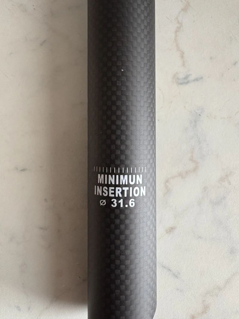 sedlovka Deda Elementi Superzero Carbon 31,6mm