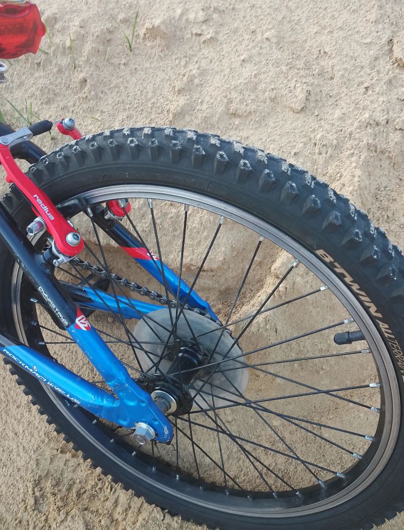✅ Dětské MTB Rock Machine Surge, 20", 1x7 ✅