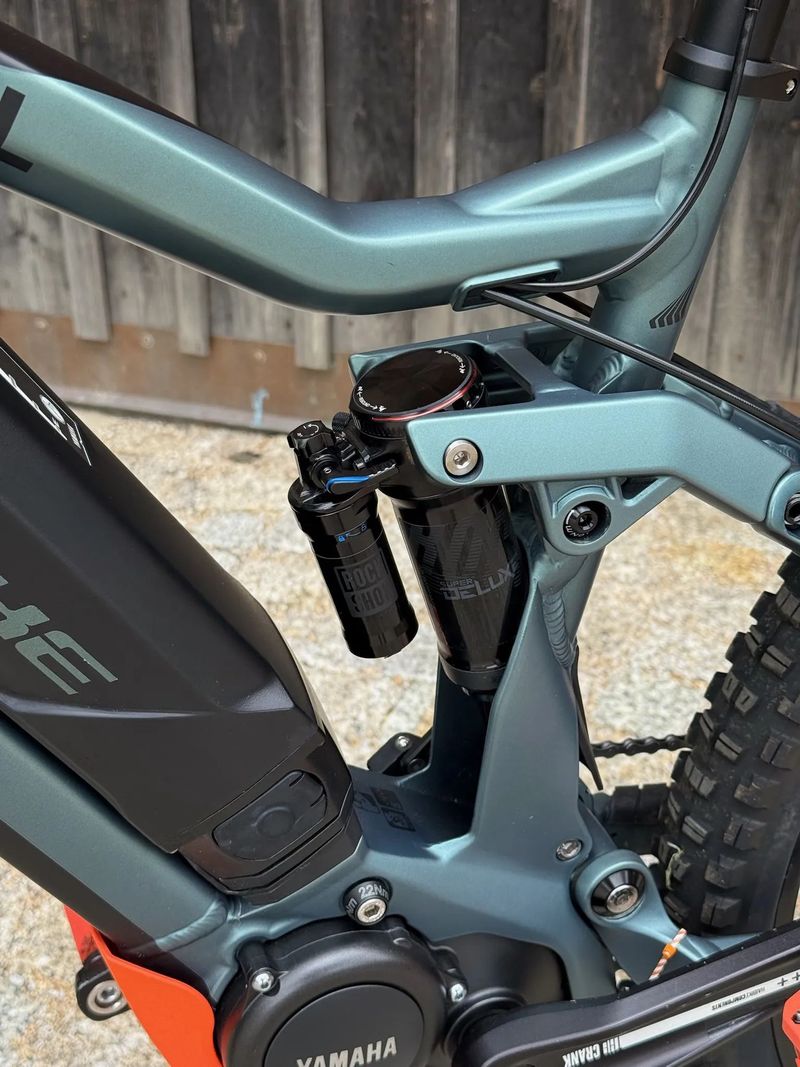Haibike XDURO DWNHLL 8.0 - sjezdové elektrokolo