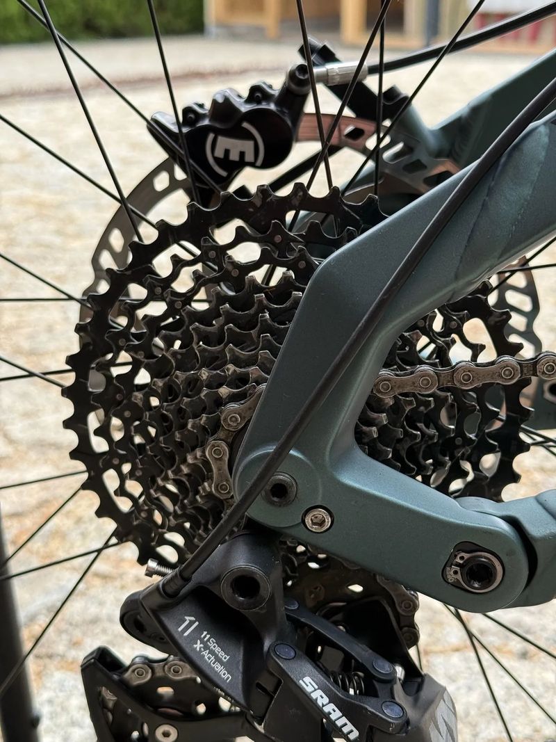 Haibike XDURO DWNHLL 8.0 - sjezdové elektrokolo