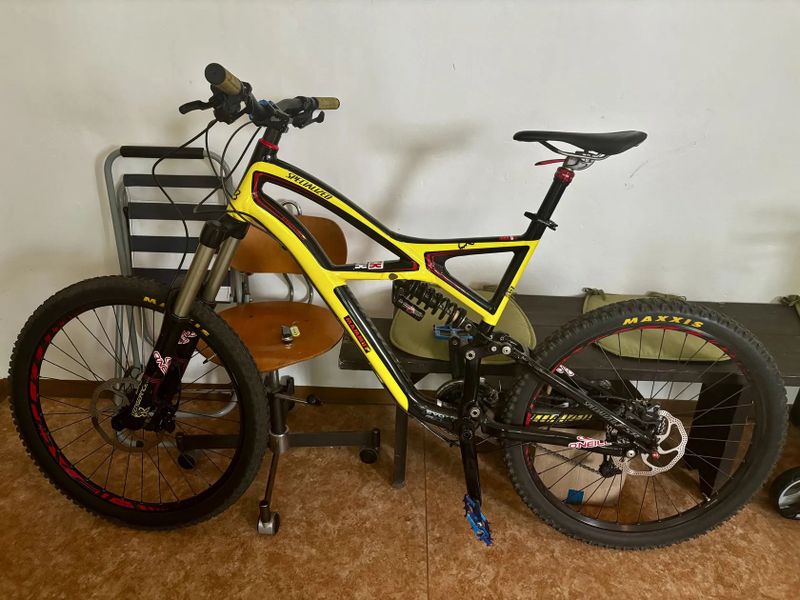 Specialized enduro 2012
