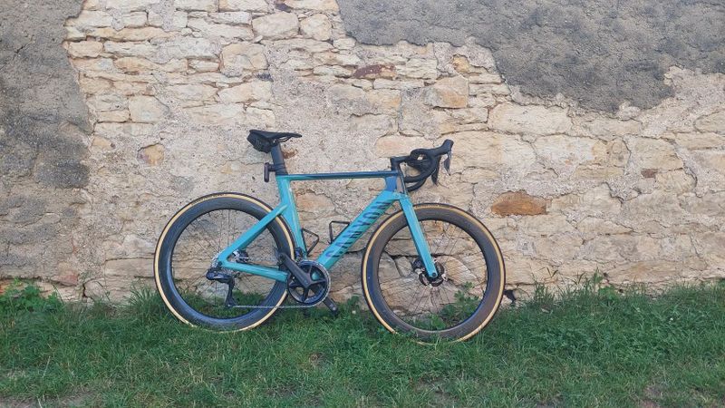 Canyon Aeroad CF SLX, el. řazení Ultegra 12s, vel. M