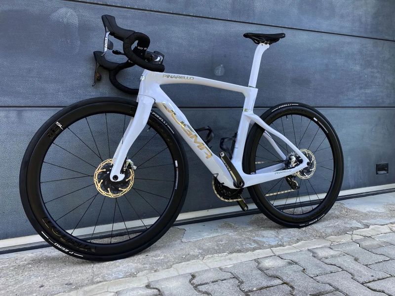 Pinarello Dogma F Disc/Rim + Super Record WRL + Bora Ultra 45 (NOVÉ, vel. 550)
