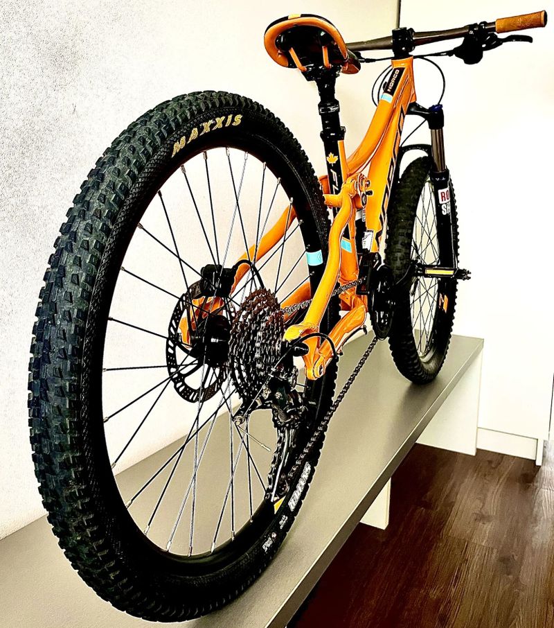 Prodám dětské celoodpružené kolo Norco Fluid 24"